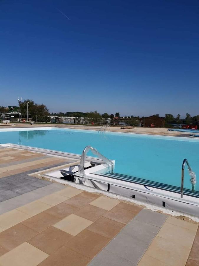 Holiday Home Breaks At Tattershall Lakes Coningsby Eksteriør billede